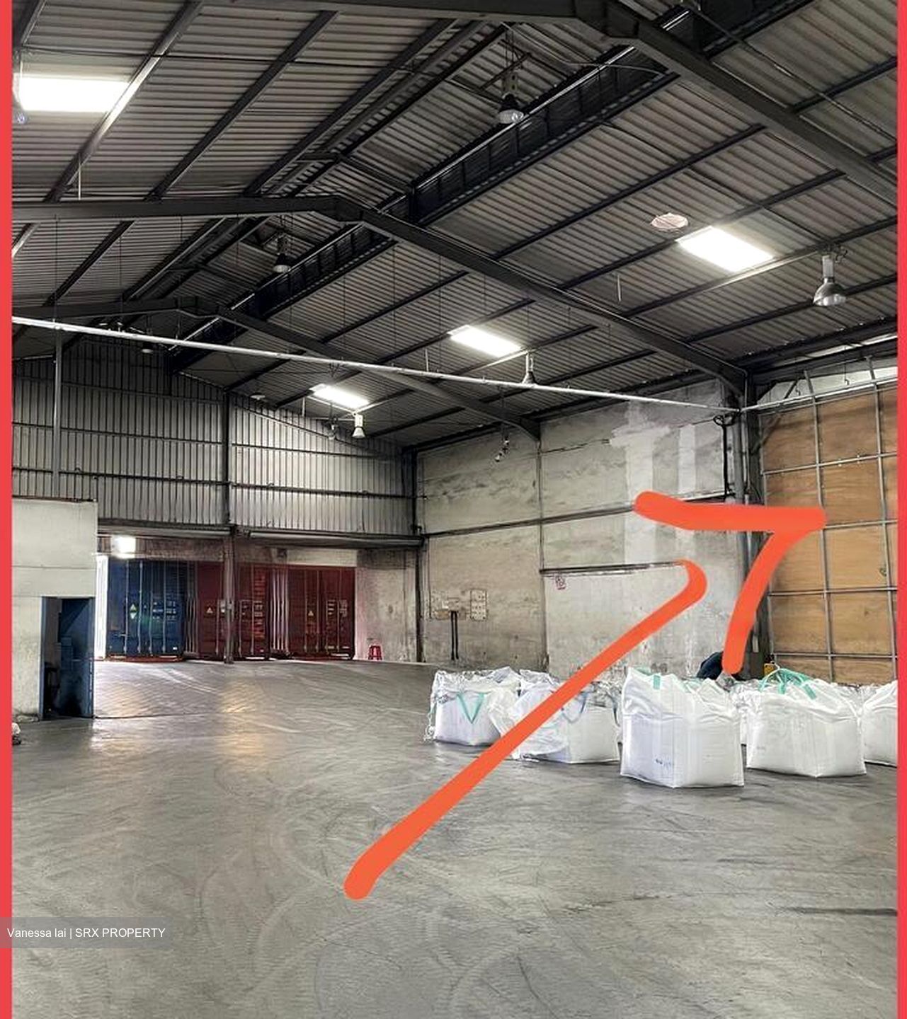Gul Avenue (D22), Warehouse #460633791